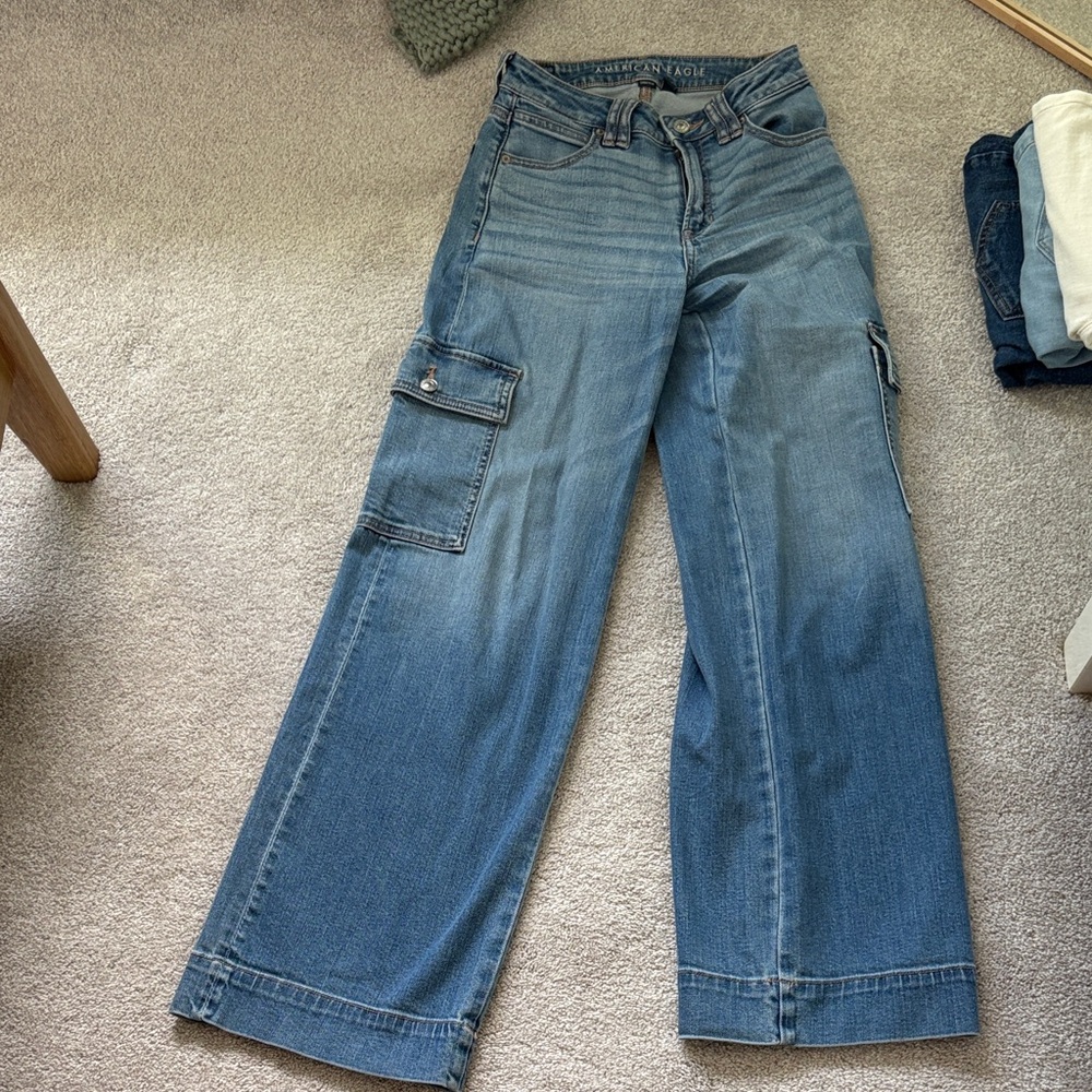 American Eagle Cargo Jeans - Picture 3 of 6